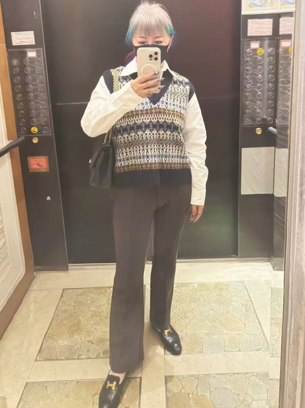 「CHANELのアイテム（パンプス、ホワイト系）」を使った、Mujer felizさん（レディース・158cm）の冬コーディネートの1枚目の写真