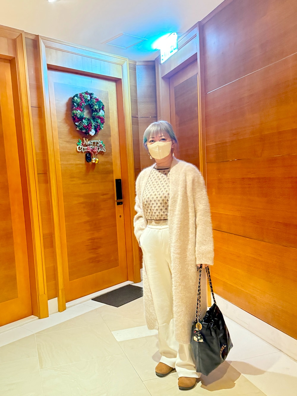 「CHANELのアイテム（パンプス、ホワイト系）」を使った、Mujer felizさん（レディース・158cm）の冬コーディネートの1枚目の写真