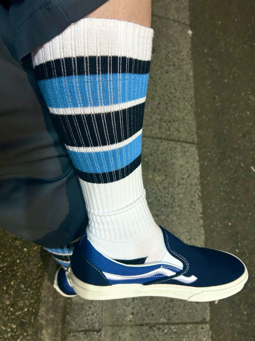 「ハイソックス、ラインソックス、スリッポン、バンズ、VANS」｜「no brandのアイテム（ソックス/靴下、ホワイト系）」を使った、rintaroさん（メンズ・177cm）の秋コーディネートの1枚目の写真