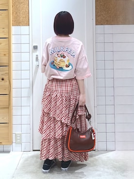 ブラウン系のアイテムを使った「フリルスカート」の人気ファッション