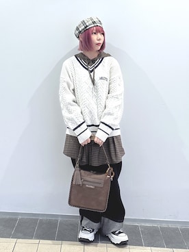 「アイテム（ハンチング/ベレー帽）」を使った、MOMOさん（レディース・150cm）の秋コーディネート