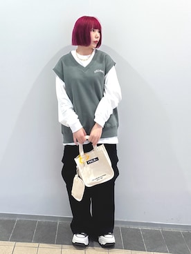 「アイテム（キーホルダー）」を使った、MOMOさん（レディース・150cm）の秋コーディネート