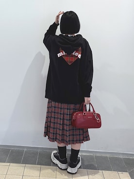 「アイテム（キーホルダー）」を使った、MOMOさん（レディース・150cm）の秋コーディネート