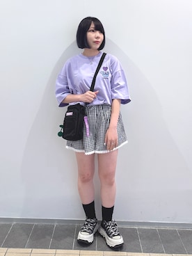 「アイテム（キーホルダー、パープル系）」を使った、MOMOさん（レディース・150cm）の夏コーディネート
