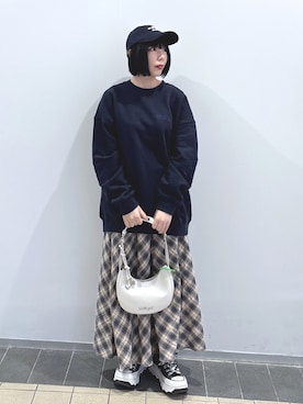 「MILKFED.（ミルクフェド）のMESSAGE EMBROIDERY CAP（キャップ）」を使った、MOMOさん（レディース・150cm）の秋コーディネート