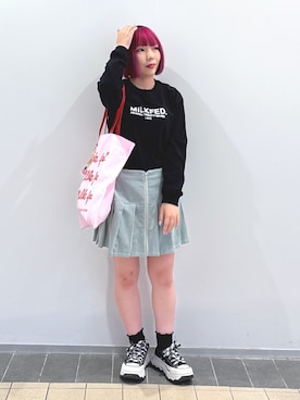 「アイテム（キーホルダー）」を使った、MOMOさん（レディース・150cm）の秋コーディネート