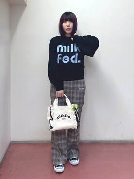 「ロゴニット」｜「アイテム（財布/小物）」を使った、MOMOさん（レディース・150cm）の秋コーディネート