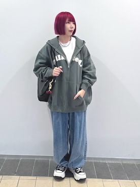 「アイテム（キーホルダー）」を使った、MOMOさん（レディース・150cm）の秋コーディネート