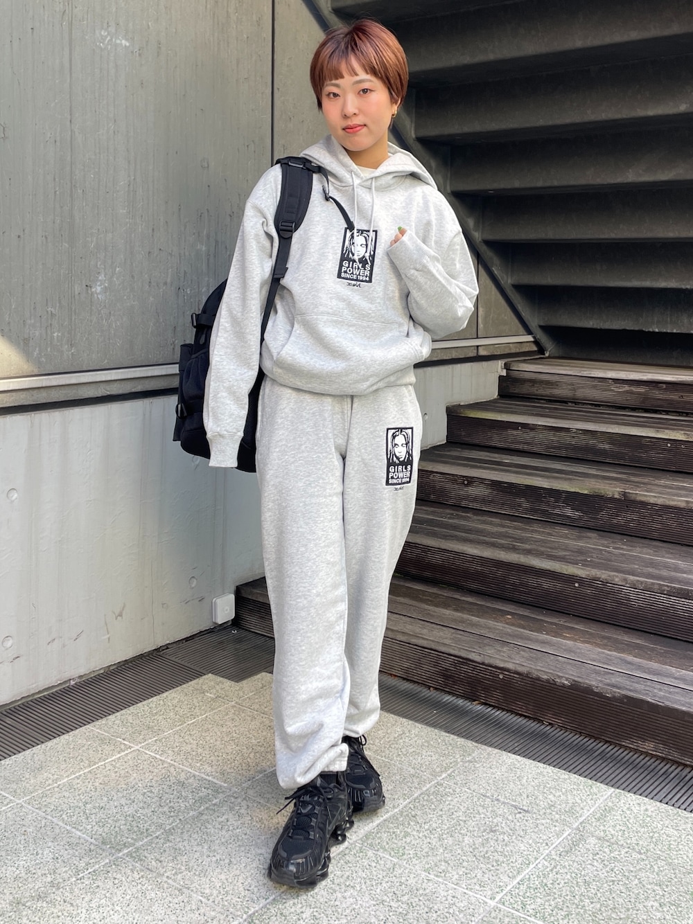 X-girlのアイテムを使った「スウェットセットアップ」の人気