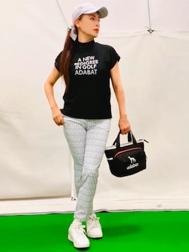 「adabat（アダバット）の【吸水速乾】UVメッセージロゴモックT（Tシャツ/カットソー、ブラック系）」を使った、lennie12さん（レディース・162cm）の夏コーディネート