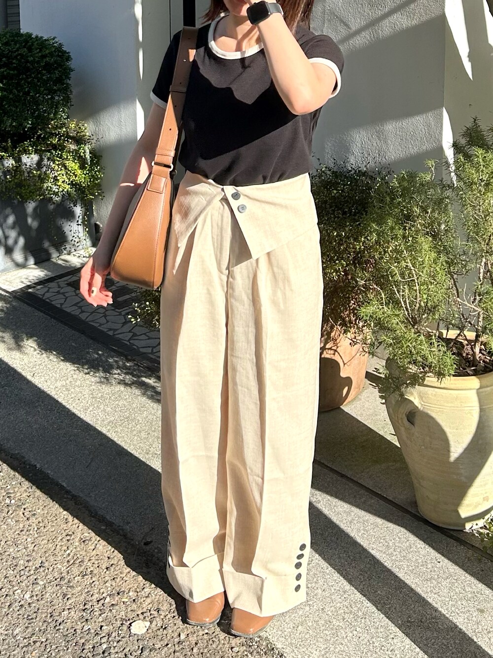 「秋っぽコーデ更新中、お出かけコーデ、初秋コーデ、大人かわいい、秋先取りコーデ、低身長コーデ、着回しコーデ、淡色コーデ、きれいめカジュアル、骨格ストレート、骨スト、eaphi、lawgy、低身長女子、新星WEARISTAにエントリー」｜「lawgyのfake waffle bi color t shirt（Tシャツ/カットソー、ブラック系）」を使った、nozoさん（骨格ストレート・レディース・152cm）の秋コーディネートの1枚目の写真