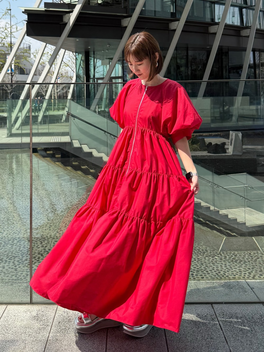 ELENDEEK（エレンディーク）の「センタージップティアードワンピース