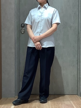 「TOKYO SHIRTS（トウキョウシャツ）の【超形態安定】【接触冷感】形態安定ノンアイロン スキッパー 半袖ビジネスワイシャツ（ビジネスシャツ、グレー系）」を使った、BRICK HOUSE by Tokyo Shirts 札幌発寒イオンモール店さん（レディース・156cm）の夏コーディネート