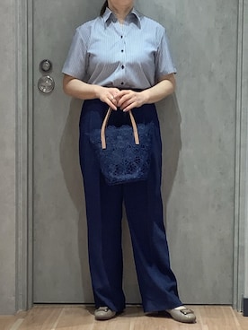 「TOKYO SHIRTS（トウキョウシャツ）の【吸水速乾】【COFREX】形態安定ノンアイロン スキッパー 半袖ビジネスワイシャツ（ビジネスシャツ、ブルー系）」を使った、BRICK HOUSE by Tokyo Shirts 札幌発寒イオンモール店さん（レディース・156cm）の夏コーディネート