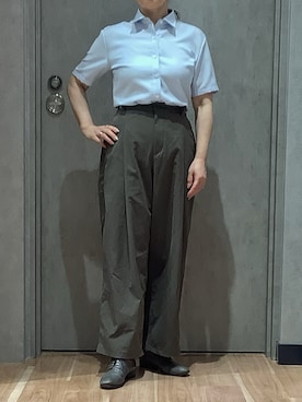 「TOKYO SHIRTS（トウキョウシャツ）の【超形態安定】【接触冷感】形態安定ノンアイロン ワイド 半袖ビジネスワイシャツ（ビジネスシャツ、ブルー系）」を使った、BRICK HOUSE by Tokyo Shirts 札幌発寒イオンモール店さん（レディース・156cm）の夏コーディネート