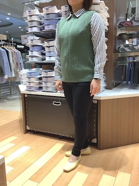 「TOKYO SHIRTS（トウキョウシャツ）のボートネック ベーシック ニットベスト（ニット/セーター、グリーン系）」を使った、SHIRTS PLAZA 浜松志都呂イオンモール店さん（レディース・158cm）の秋コーディネート