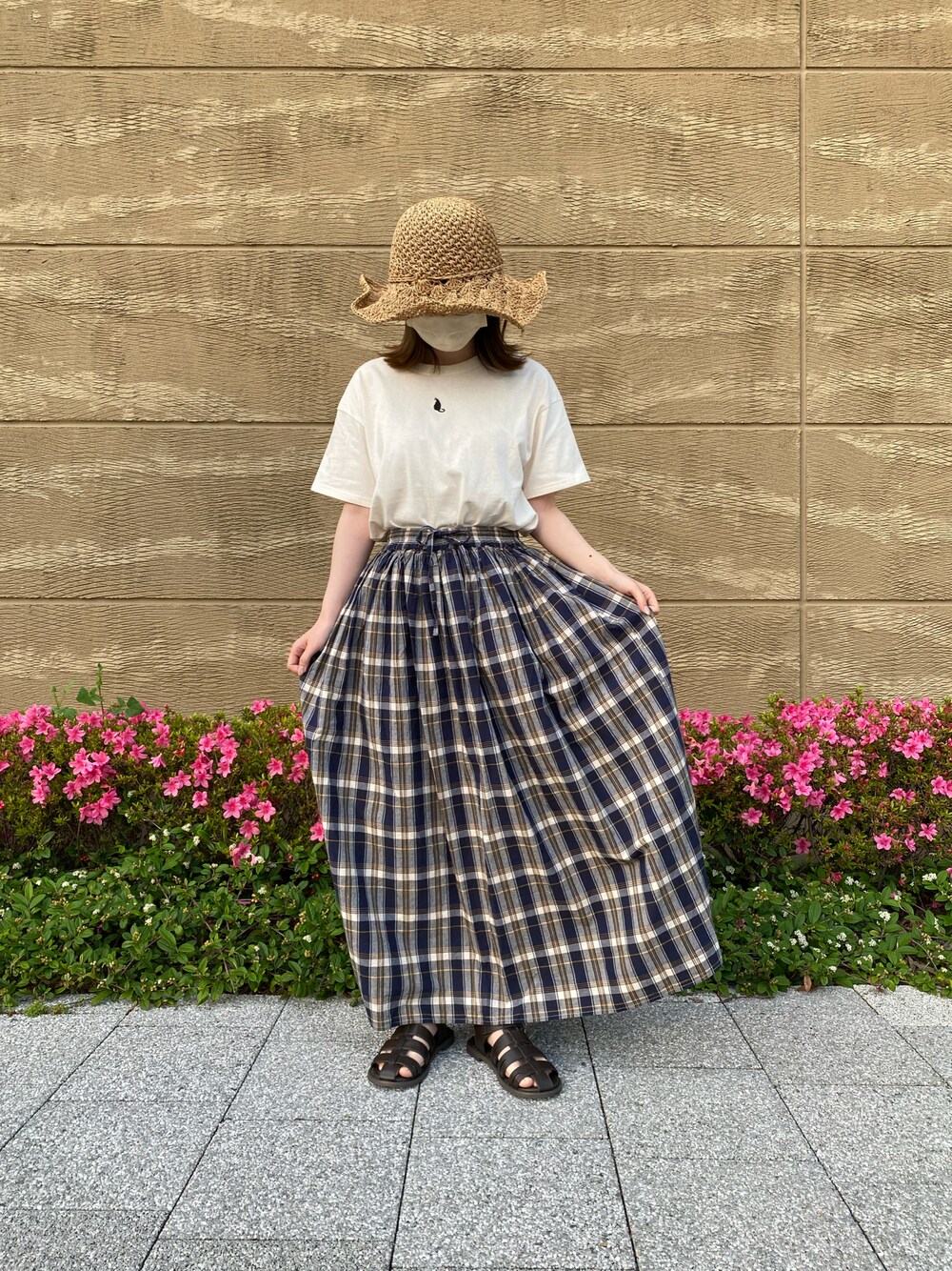 「Samansa Mos2のペーパーワイドハット（ハット、ベージュ系）」を使った、maeee08さん（レディース・153cm）の夏コーディネートの1枚目の写真