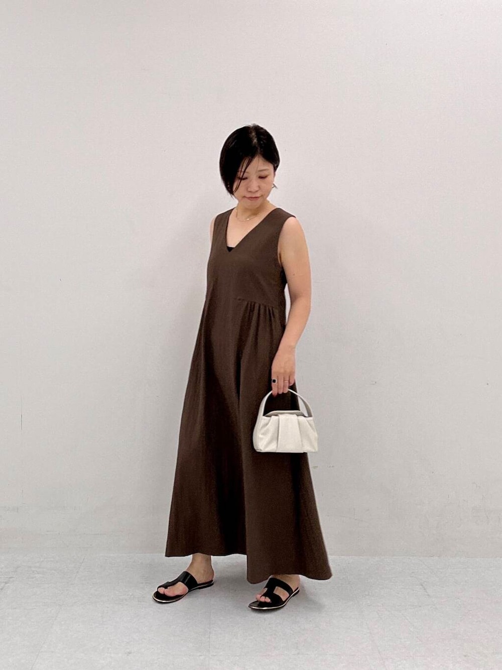 「ワンピース、カジュアルスタイル、fbyrosso、エフバイロッソ、夏スタイル、夏ワンピース、ワンピース×高身長」｜「F by ROSSOのF by ROSSO　撥水2WAYフレアワンピース（ワンピース、ブラウン系）」を使った、Adaさん（レディース・163cm）の夏コーディネートの1枚目の写真