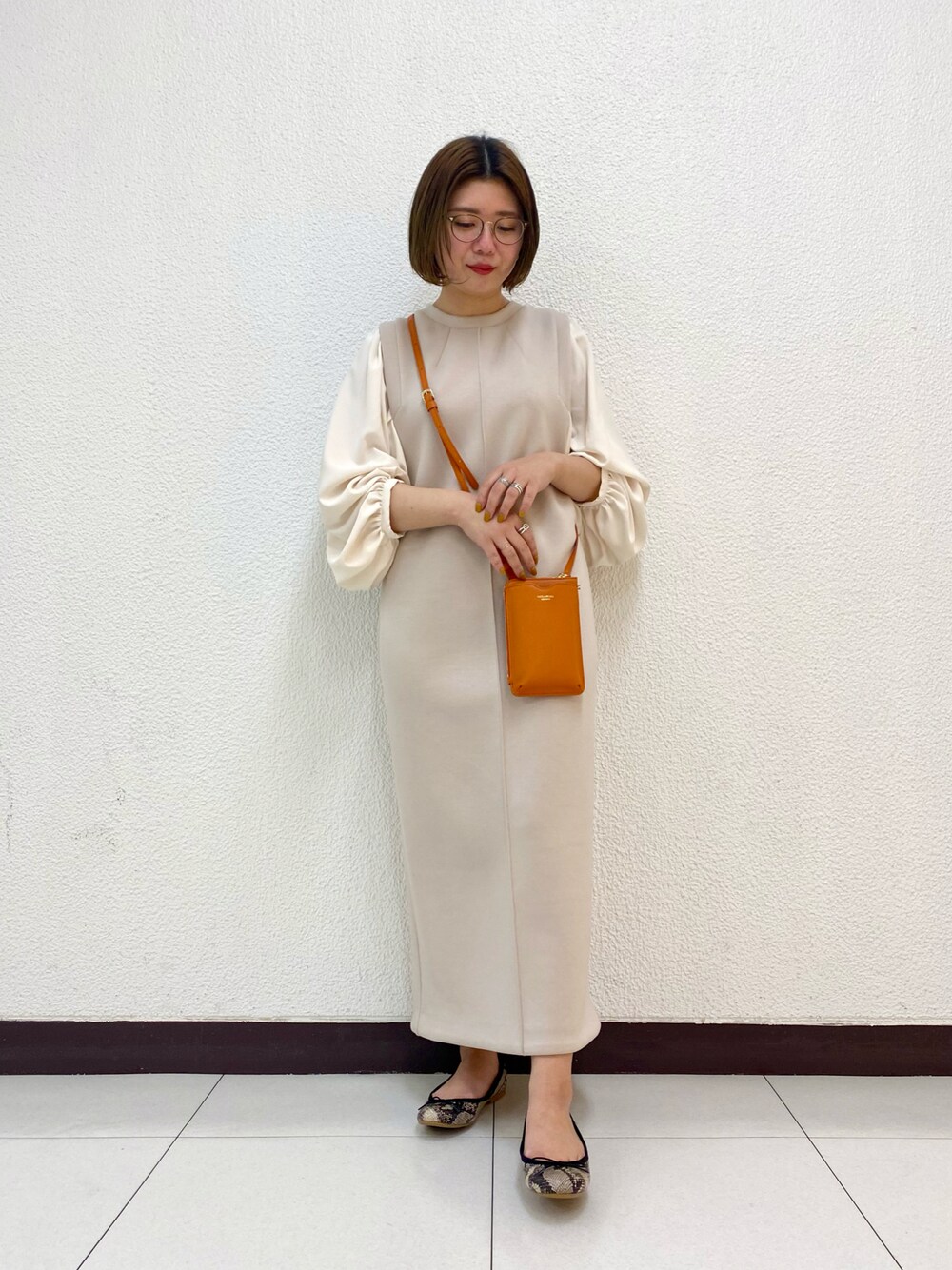 「大人コーデ、春先取り、オトナ女子、低身長、ワンピース、デート、おでかけ」｜「URBAN RESEARCH ROSSOのTORRAZZO DONNA　ダンボール×ブラウスハイブリッドワンピース（ワンピース、ベージュ系）」を使った、shimaさん（レディース・152cm）の冬コーディネートの1枚目の写真
