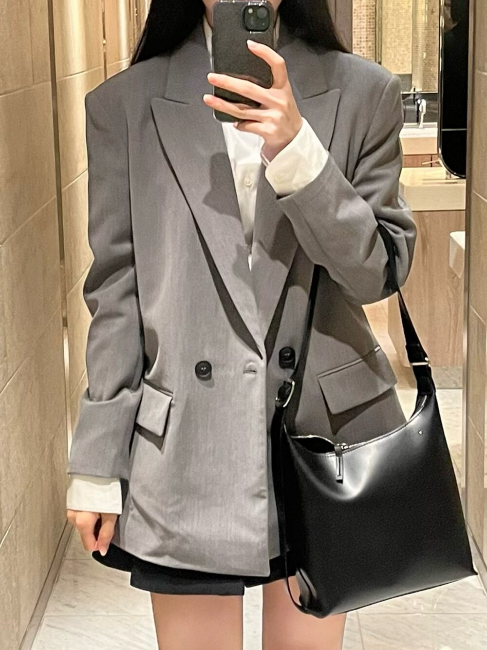 「ジャケット、秋服、ZARA、UNIQLO、H&M」｜「UNIQLOのアイテム（バッグ、ブラック系）」を使った、tsushieriさん（レディース・162cm）の秋コーディネートの1枚目の写真
