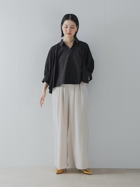 「URBAN RESEARCH ROSSO(アーバンリサーチロッソ)のウォッシャブルブライトローンシャツブラウス(シャツ/ブラウス、ブラック系)」を使った、UNAさん(レディース・162cm)の夏コーディネート