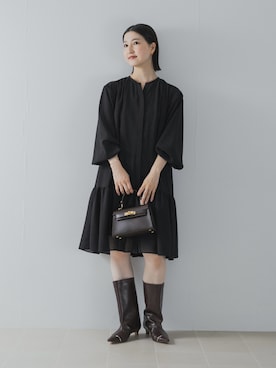 「URBAN RESEARCH ROSSO(アーバンリサーチロッソ)のキーネックボリュームミニワンピース(ワンピース、ブラック系)」を使った、UNAさん(レディース・162cm)の夏コーディネート