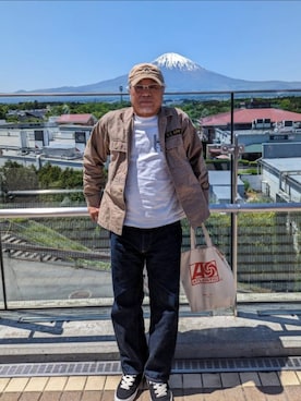 「EVISU（エヴィス）のアイテム（パンツ）」を使った、avirexsさん（メンズ・165cm）の春コーディネート