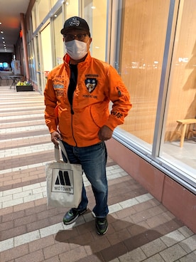 「アイテム（MA-1、オレンジ系）」を使った、avirexsさん（メンズ・165cm）の春コーディネート