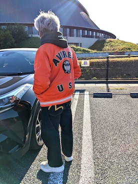 「アイテム（スタジャン、オレンジ系）」を使った、avirexsさん（メンズ・165cm）の冬コーディネート