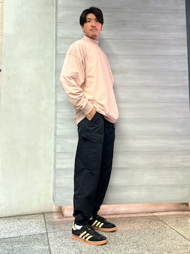 「adidas（アディダス）のバスケットボール 長袖Tシャツ（ジェンダーフリー）（Tシャツ/カットソー、ピンク系）」を使った、MGさん（メンズ・183cm）の秋コーディネート