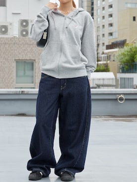 「Champion（チャンピオン）のアイテム」を使った、萌笑さん（レディース・157cm）の秋コーディネート