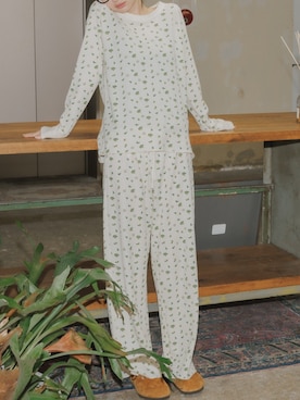 「FRUIT OF THE LOOM（フルーツオブザルーム）のアイテム」を使った、萌笑さん（レディース・157cm）の秋コーディネート