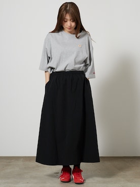 「THOUSAND MILE（サウザンドマイル）のTHOUSAND MILE/サウザンドマイル SHORT SLEEVE T-SHIRT & SKIRT SET 4WAYストレッチ ロゴ刺繍セットアップ 2026年春夏（Tシャツ/カットソー、ブラック系）」を使った、萌笑さん（レディース・157cm）の春コーディネート