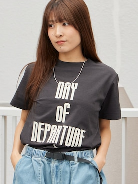 「THOUSAND MILE（サウザンドマイル）のTHOUSAND MILE/サウザンドマイル SHORT SLEEVE COMPACT PRINT T-SHIRT 2026年春夏（Tシャツ/カットソー、ブラック系）」を使った、萌笑さん（レディース・157cm）の春コーディネート