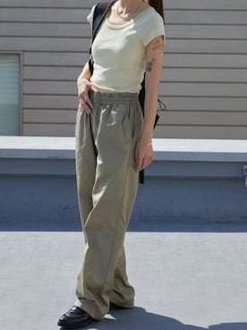 「MILLER（ミラー）のR.P.miller/ミラー パネルリブ半袖Tシャツ ラウンドネック 2026年 夏 夏服（Tシャツ/カットソー、イエロー系）」を使った、萌笑さん（レディース・157cm）の夏コーディネート