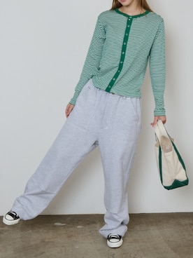 「MILLER（ミラー）のR.P.miller/ミラー Panel ribbed cardigan 秋 秋服 2026年秋冬 冬服（カーディガン/ボレロ、グリーン系）」を使った、萌笑さん（レディース・157cm）の秋コーディネート
