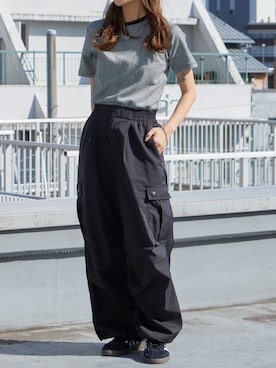 「MILLER（ミラー）のR.P.miller/ミラー PANELRIB C/N TEE パネルリブ クルーネック 半袖Tシャツ 無地 ボーダー 首元リブ パイピング 2026年 夏 夏服（Tシャツ/カットソー、ブラック系）」を使った、萌笑さん（レディース・157cm）の夏コーディネート