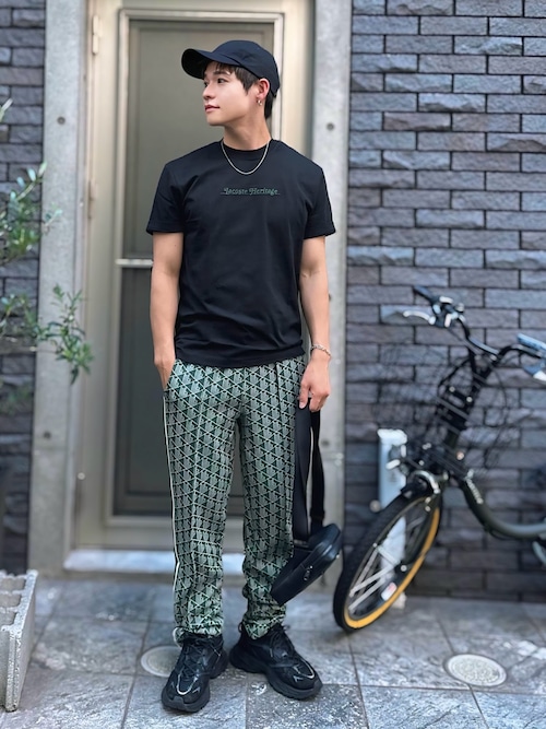 NOMOGRAMME スプレットレザー モノグラムショルダーバッグ（ショルダー