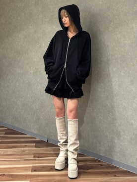 「アイテム（パーカー）」を使った、藤川陽さん（レディース・162cm）の秋コーディネート