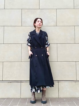 「花柄」｜「アイテム（トレンチコート）」を使った、たむーさん（レディース・165cm）の秋コーディネート