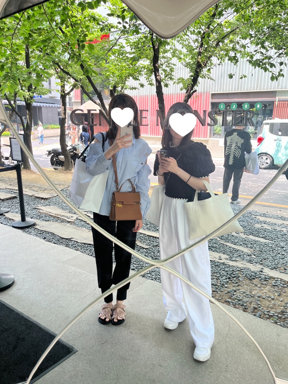 「tiffany&co」｜「sandroのアイテム（シャツ/ブラウス、ブルー系）」を使った、pimikoさん（レディース・162cm）の夏コーディネートの1枚目の写真