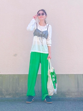 「アイテム（アイシャドウ）」を使った、yuiteetoyolさん（レディース・160cm）の秋コーディネート