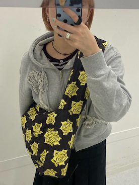 「アイテム（ショルダーバッグ、イエロー系）」を使った、shopioさん（レディース・167cm）の冬コーディネート