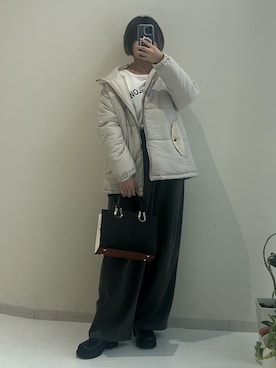 「スタッフ」｜p iさん（レディース・155cm）の秋コーディネート