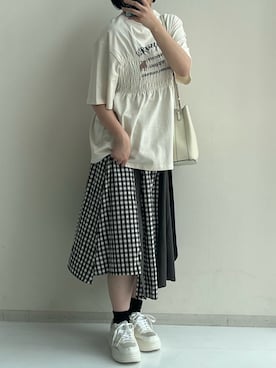 「nissen（ニッセン）のmoz(モズ)シャーリングTシャツ＜大きいサイズ有＞（Tシャツ/カットソー、ベージュ系）」を使った、p iさん（レディース・155cm）の春コーディネート