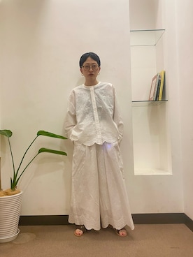 「かぐれ（カグレ）のエンブロイダリーブラウス（シャツ/ブラウス、ホワイト系）」を使った、ほみさん（レディース・154cm）の春コーディネート