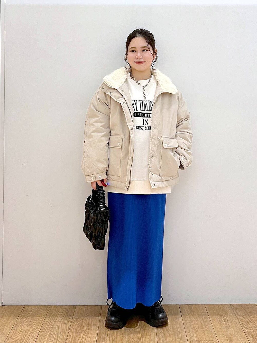 「低身長、着痩せ・細見え、カジュアル、ローリーズスタイル_LOWRYS FARM、LOWRYS FARM」｜「LOWRYS FARMのステンレスハートチェーンネックレス　103351（ネックレス、グレー系）」を使った、Lunaさん（レディース・155cm）の冬コーディネートの1枚目の写真