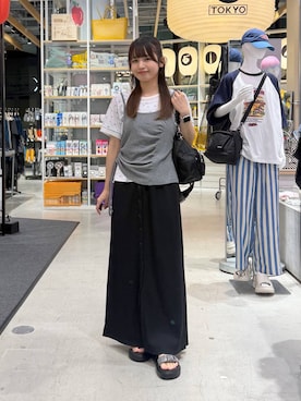 「JEANASIS（ジーナシス）のチェーンハンドルキンチャクBAG/1023355（ショルダーバッグ、ブラック系）」を使った、nanakoさん（レディース・156cm）の夏コーディネート