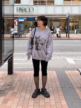 「WHIMSIC（ウィムジック）の【UNISEX/2サイズ展開】sic シルクスクリーンスウェットP/O（Tシャツ/カットソー、グレー系）」を使った、こなつさん（レディース・158cm）の秋コーディネート
