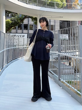 「Kastane（カスタネ）の【2026AWカタログ/セットアップ対応/花柄&無地】 フラワーワッフルヘンリートップス（Tシャツ/カットソー、ブルー系）」を使った、こなつさん（レディース・158cm）の秋コーディネート